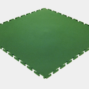 Es ist eine einzelne PVC Bodenplatte in grün zu sehen. Gut sichtbar ist hier das Verzahnungssystem, dass eine einfache Verlegung garantiert